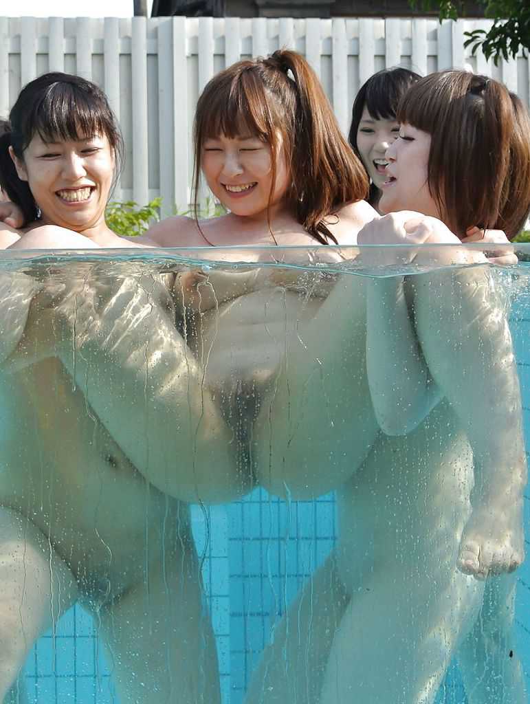 Naked Girl Groups 016 - Japanese Summer Camp