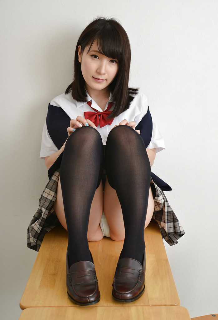 Japanese cute girl pantie shots (Rino) 28