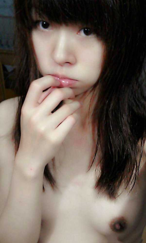 Chinese girl nude at home
