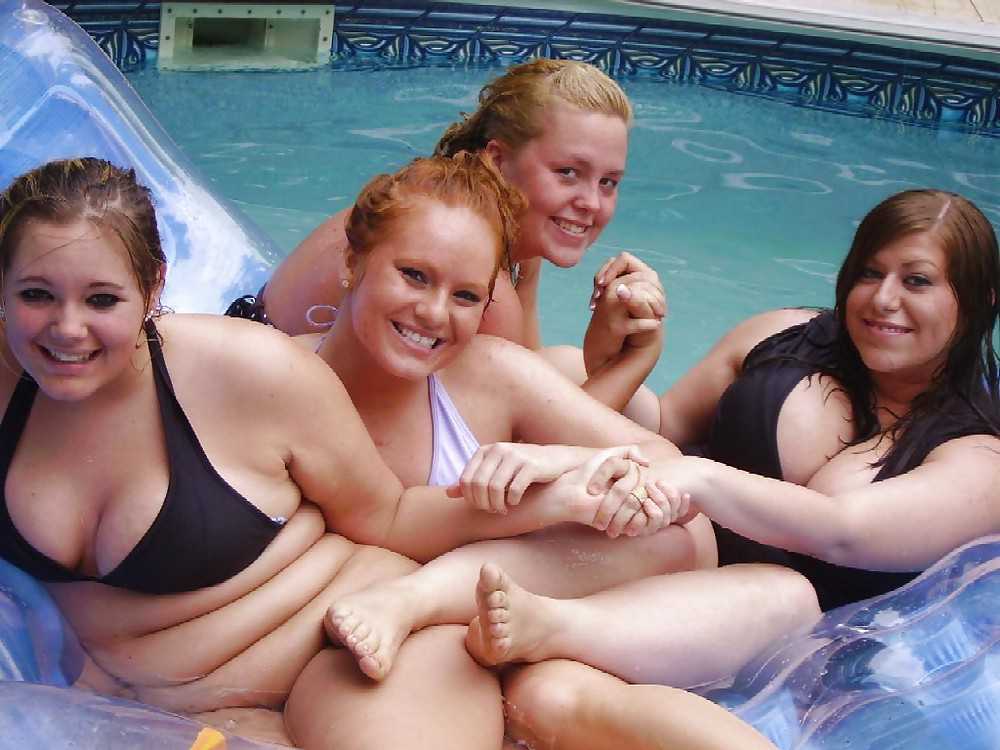 Sexy Curvy Girls (not nude)
