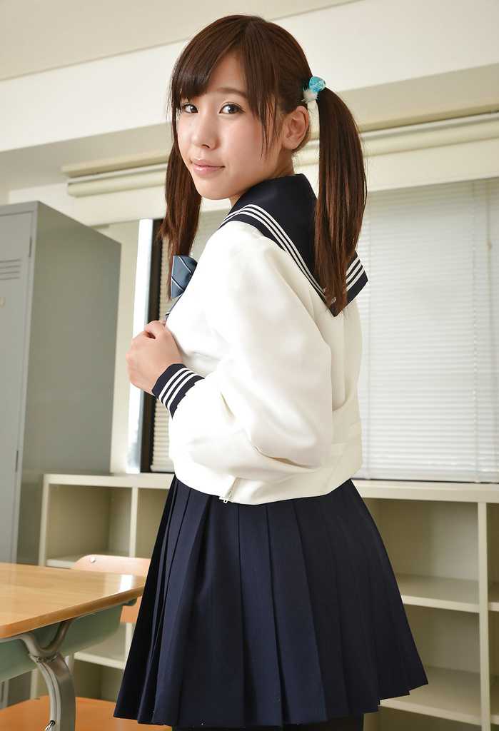 Japanese cute girl pantie shots (Aizawa) 44