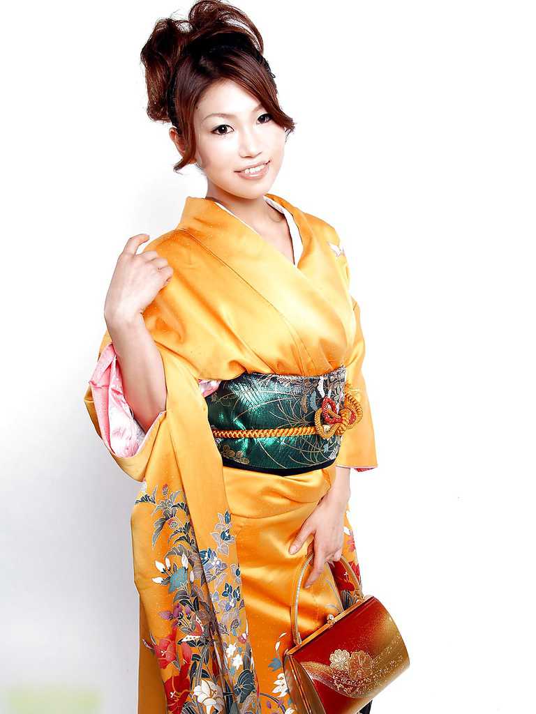 Luna Sezaki - Beautiful Japanese Star