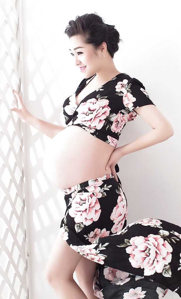 Pregnant asian women 3