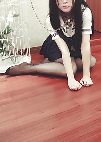 Asian pet girl in black pantyhose