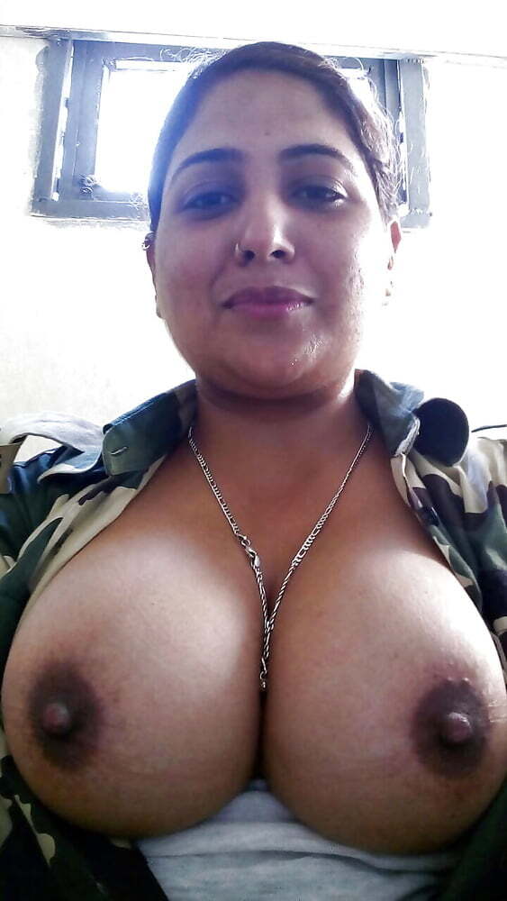 Indian big aunty nude big boobs
